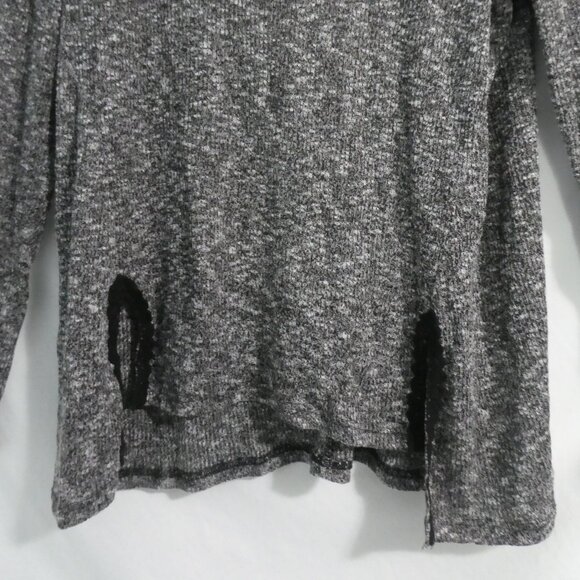 ALYA | large | Long Sleeve Pullover Scoop Neck LIghtweight Knit Sweater - Picture 7 of 14